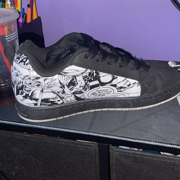 Deadpool dc shoes - Picture 3 of 5